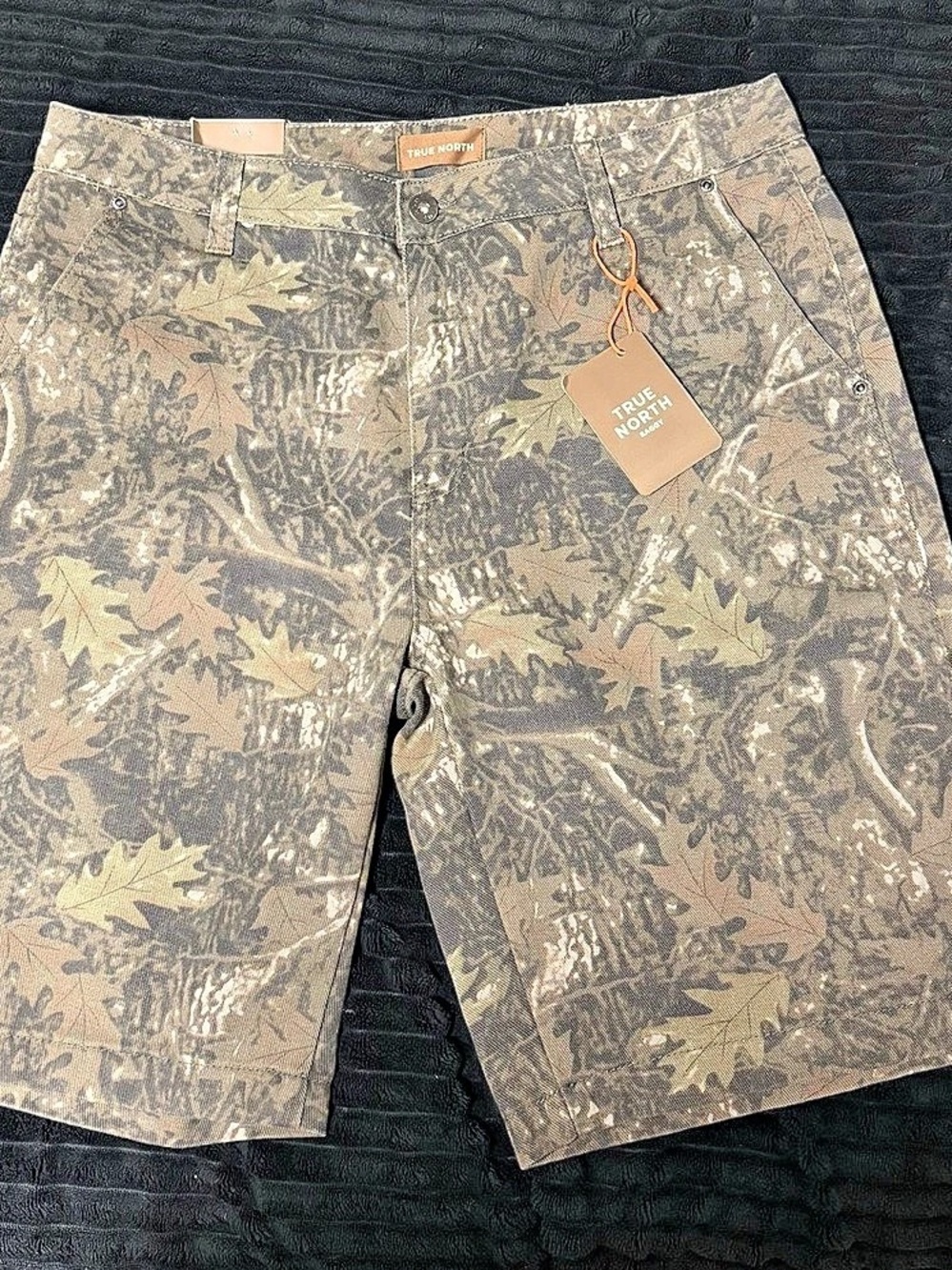 True North Baggy Cargo Shorts Men's Camo Cargo Shorts Waist 36 NWT